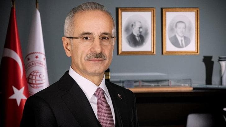 Bakan Uraloğlu'ndan alabora olan yolcu gemisi hakkında açıklama
