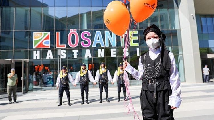 Rize'li Dursun Ali’nin zaferi balonlarla gökyüzüne yükseldi