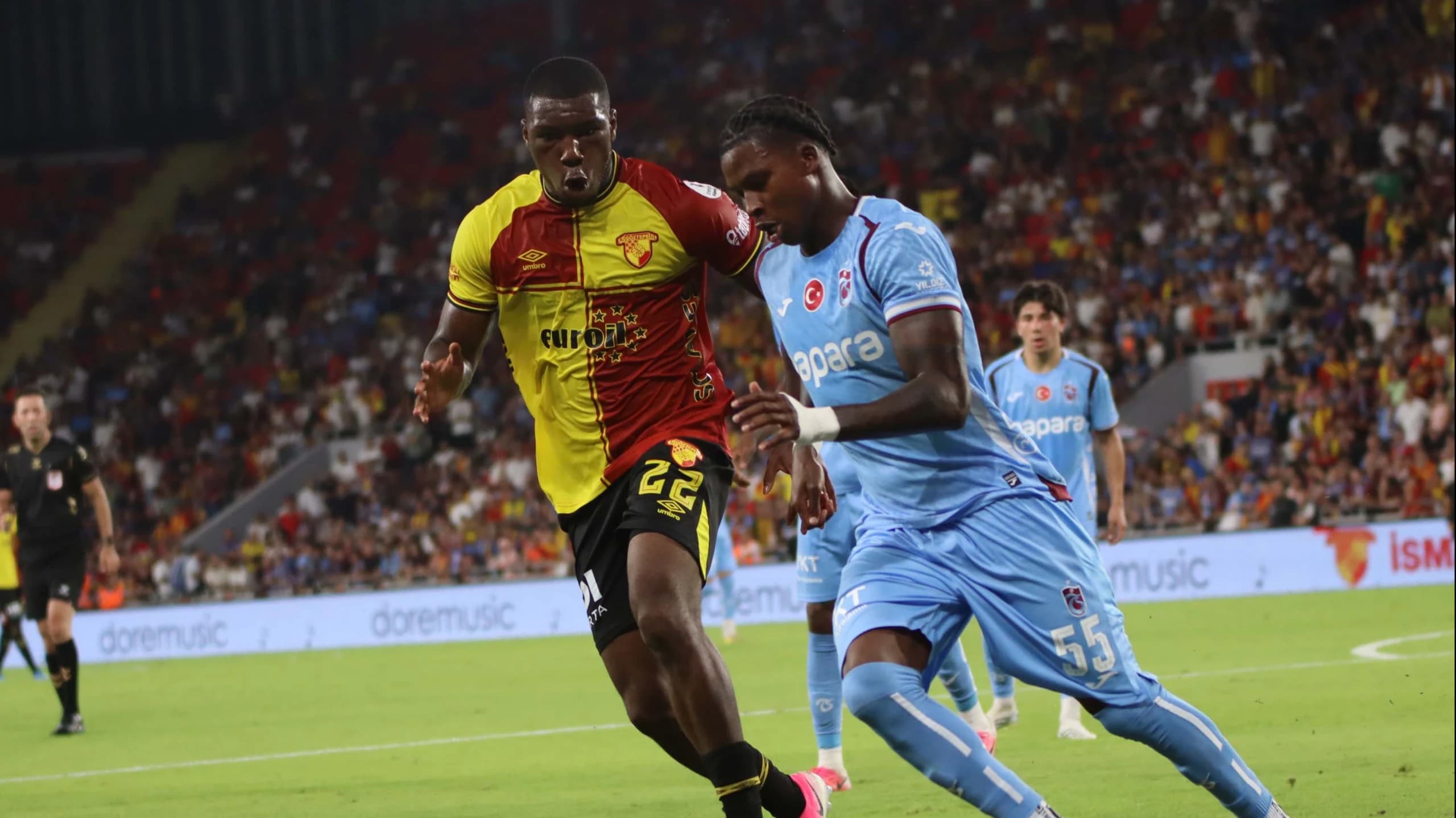Göztepe'de Armstrong yedeğe çekildi: Juan Silva formayı kaptı