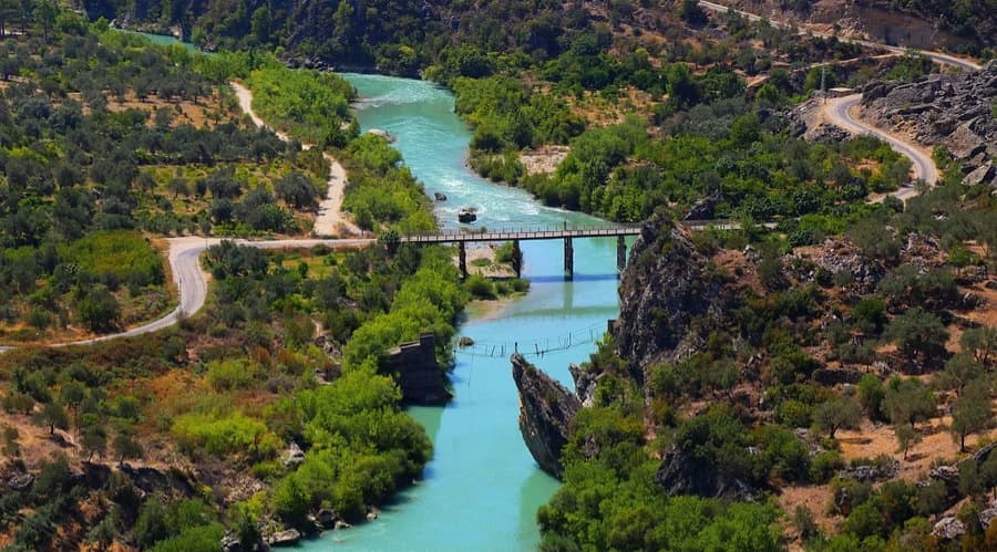 GÖKSÜ NEHRİ’NDE MAHSUR KALAN 2 KİŞİ KURTARILDI