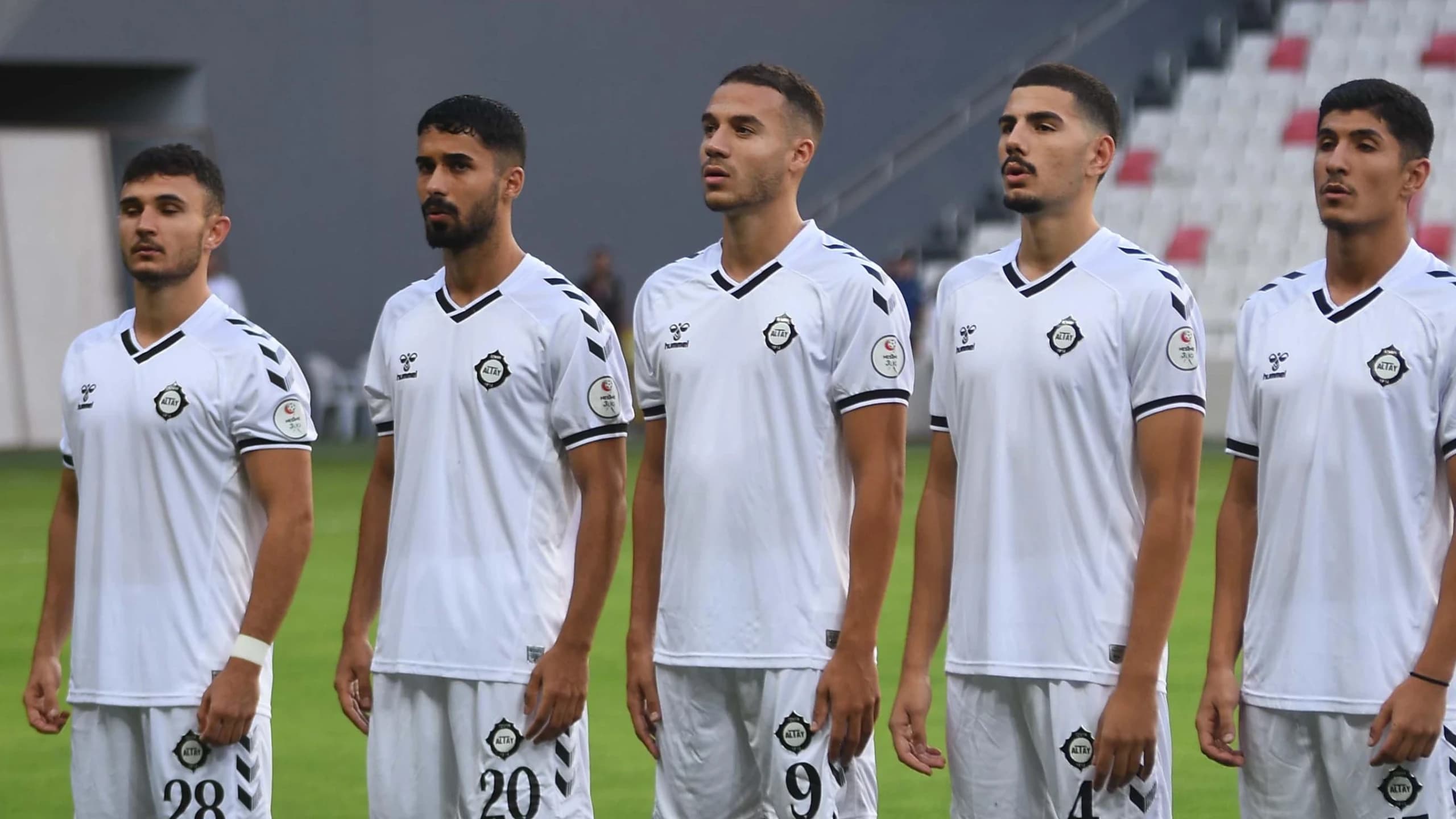 Altay'ın gençleri ilk haftada alkış topladı