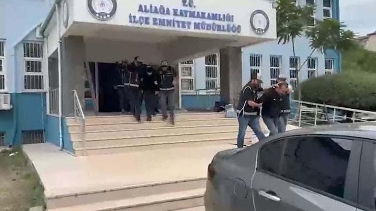 İzmir'in kaçakçılık operasyonu; 15 şüpheli hakkında adli işlem
