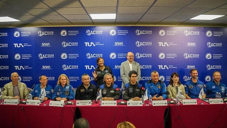 Astronotlar Antalya'da uzayın geleceğini konuştu