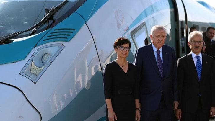 Bakan Uraloğlu: “Hızlı tren ağımızı Çerkezköy-Kapıkule hızlı tren hattımızla birlikte 2 bin 604 kilometreye yükselttik''