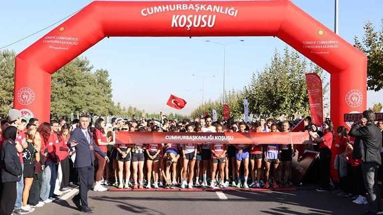 Ankara’da ‘Cumhurbaşkanlığı Yarı Maratonu’ coşkusu