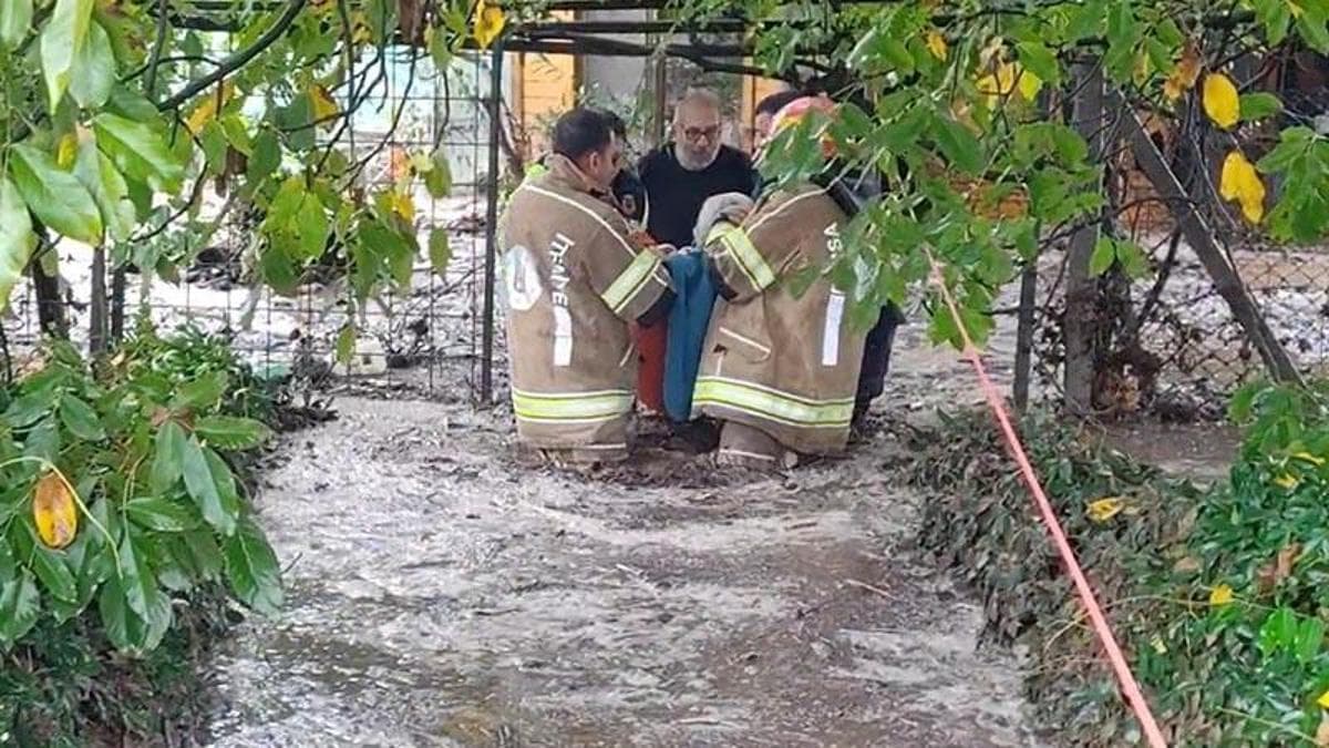 Bursa’da sağanak; dere taştı, mahsur kalanlar kurtarıldı