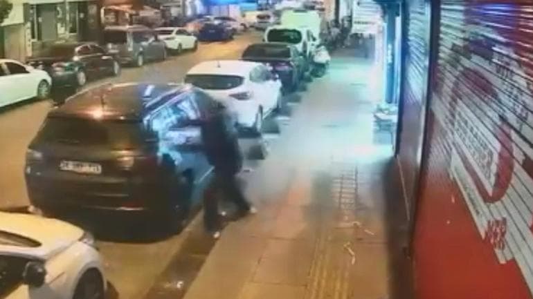 Esenler’de 2 kişinin yaralandığı silahlı kavganın görüntüleri ortaya çıktı: 3 gözaltı