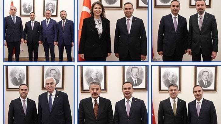 Bakan Kacır, milletvekilleriyle bir araya geldi