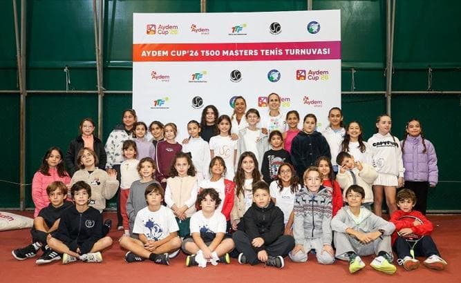 Milli tenisçi Çağla Büyükakçay’dan Aydem Cup’ta gösteri maçı