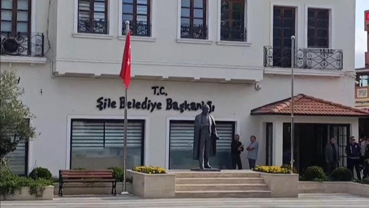 Şile Belediyesi'ne yönelik yolsuzluk soruşturmasında sanıklar ilk kez hakim karşısında